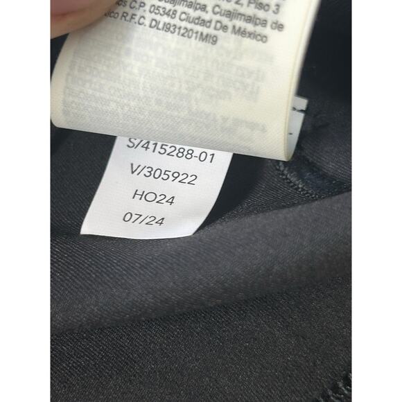 Athleta Transcends Top Black long sleeve crop Athletic Top Size Large - Picture 8 of 8